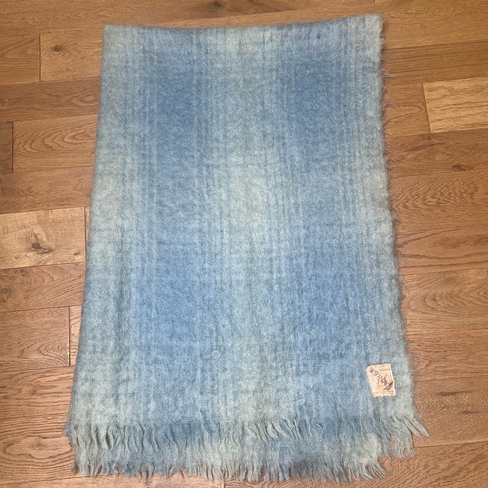 Vintage HUDSON’S BAY INCORPORATED blue & white Mohair Wrap Throw Blanket